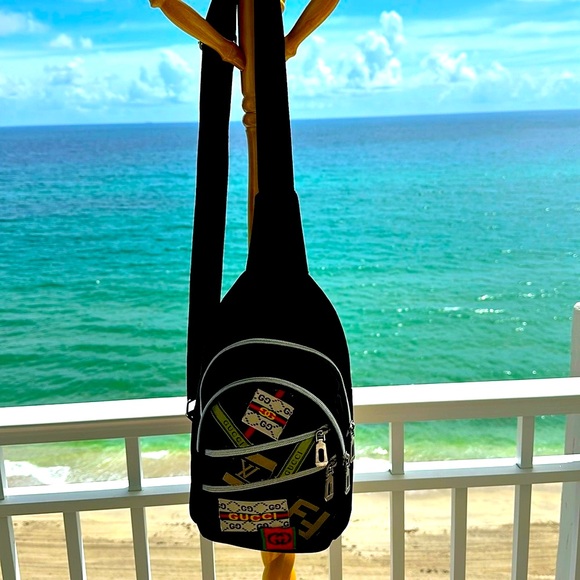 Unisex upcycled nylon cross body bag. - Picture 4 of 6